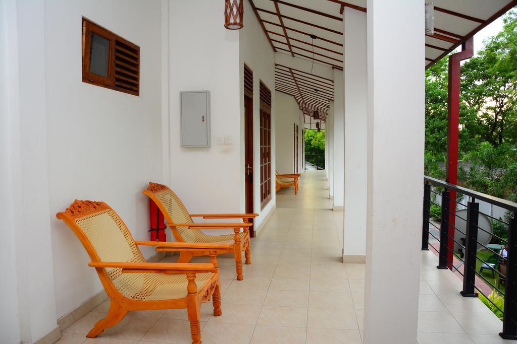 Royal Nest Bed and Breakfast Polonnaruwa Buitenkant foto